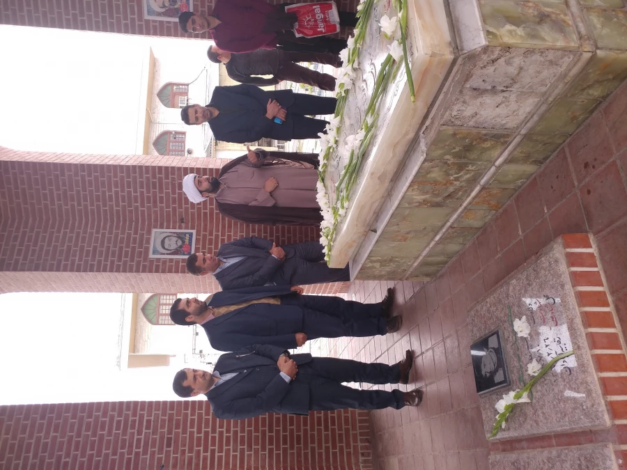 حضور دانشجومعلمان سر مزار کوچک خان جنگلی