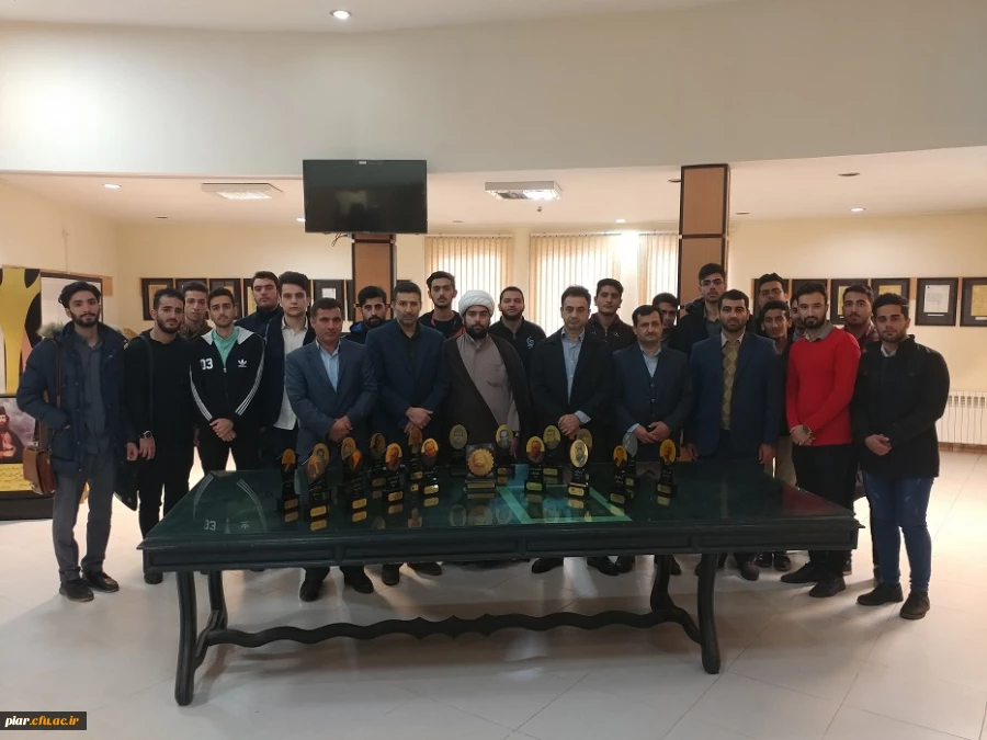 بازدید از نمایشگاه تخصصی اسنادتاریخی نهضت جنگل 