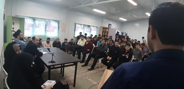 جلسه پرسش و پاسخ مسئولین دانشگاه فرهنگیان با دانشجومعلمان پردیس امام علی (ع) 