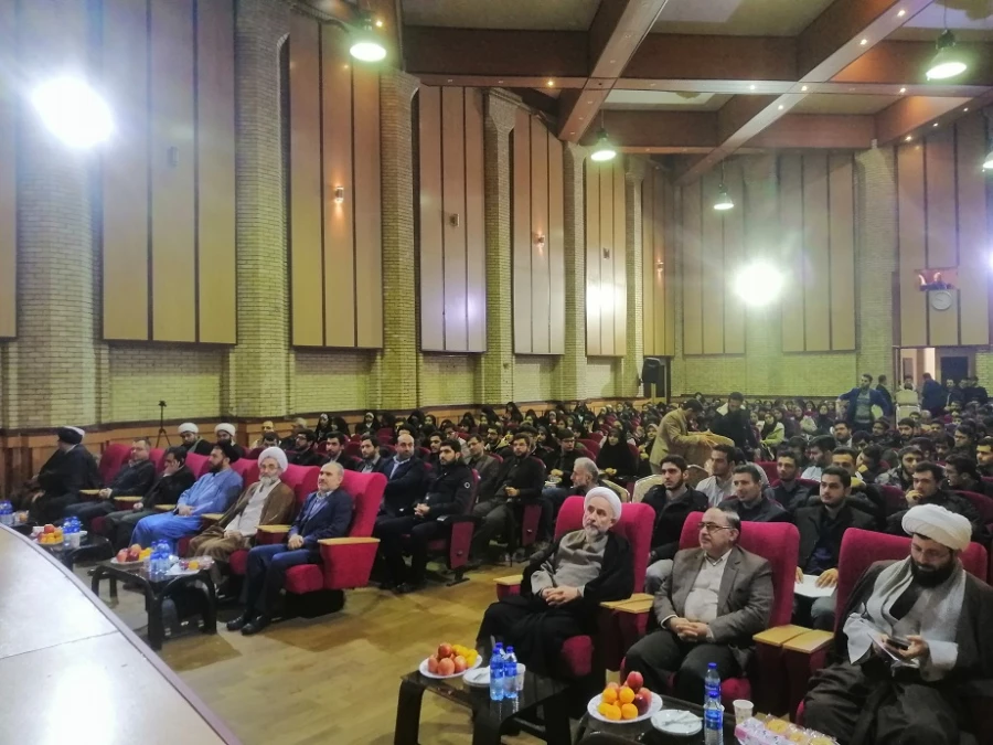 دیدار تشکل های دانشجویی استان گیلان با آیت الله فلاحتی نماینده ولی فقیه امام جمعه رشت و امام جمعه رشت –16آذر98