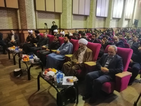 دیدار تشکل های دانشجویی استان گیلان با آیت الله فلاحتی نماینده ولی فقیه امام جمعه رشت و امام جمعه رشت –16آذر98