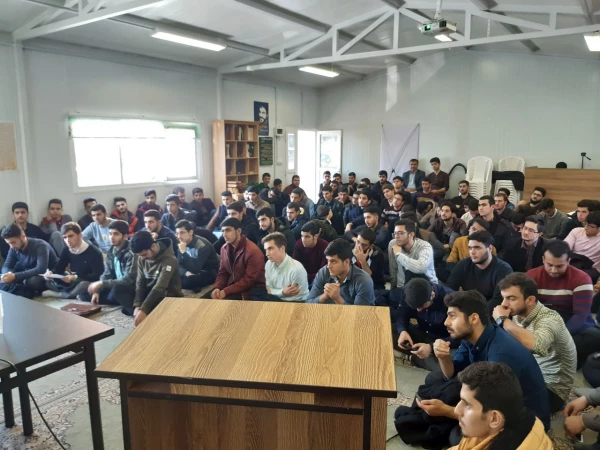 جلسه توجیهی وتبیینی ، پرسش و پاسخ مسئولین با دانشجومعلما