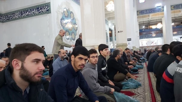 شرکت در نماز جمعه