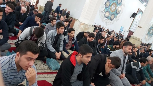 شرکت در نماز جمعه