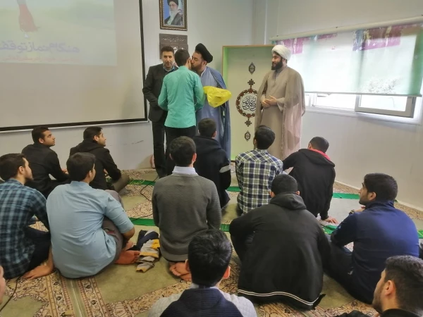 تجلیل از دانشجومعلم مهدی عبرتی