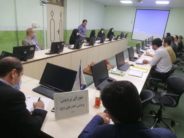 برگزاری جلسه شورای پردیس