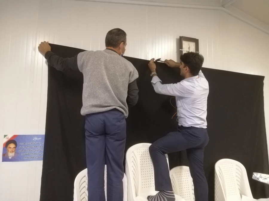 فضا سازی پردیس و اعلام  محرم با برافراشتن پرچم اباعبدالله الحسین (ع)